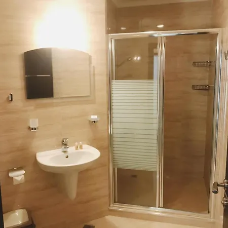 First Line Argo - Studio King Bed Διαμέρισμα